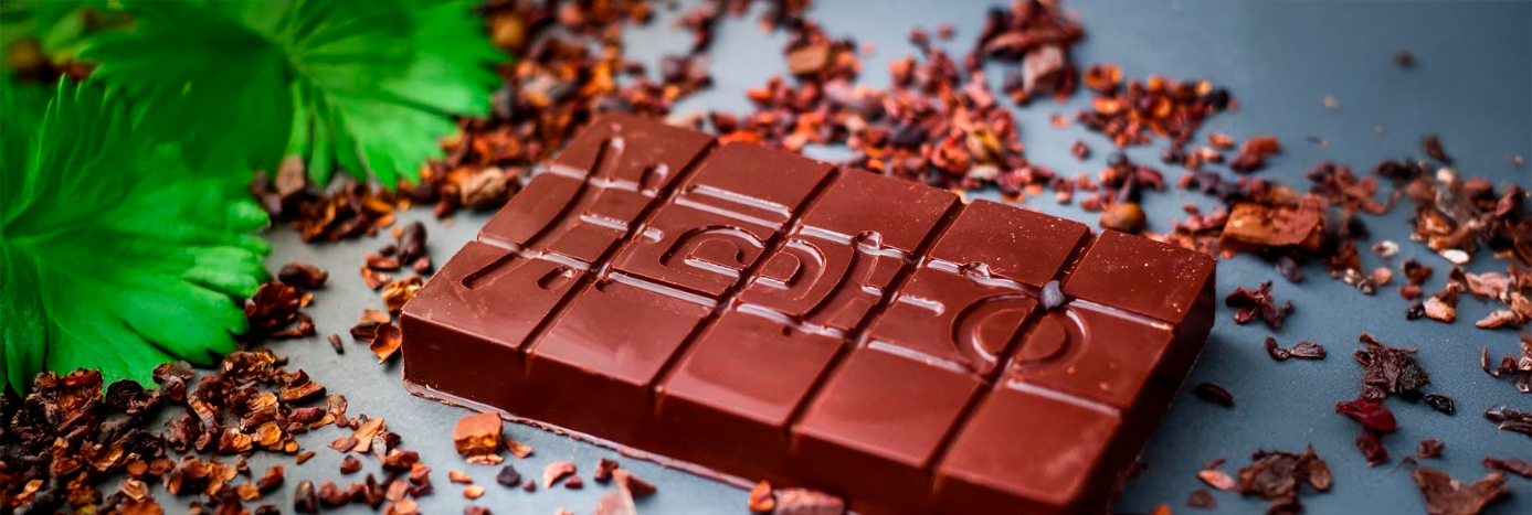 Técnicas y usos del chocolate oscuro para tus preparaciones